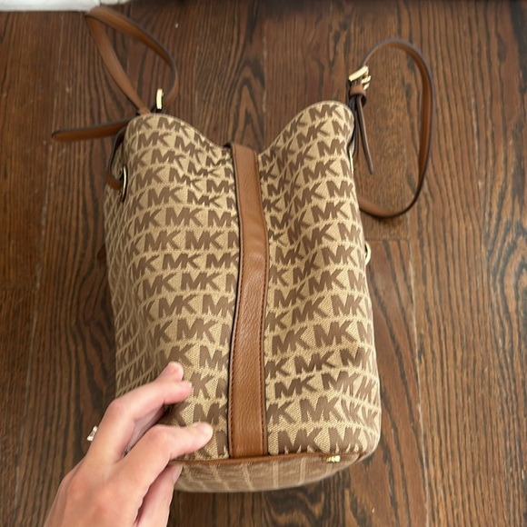 Michael Kors Tote Bag - Picture 4 of 5